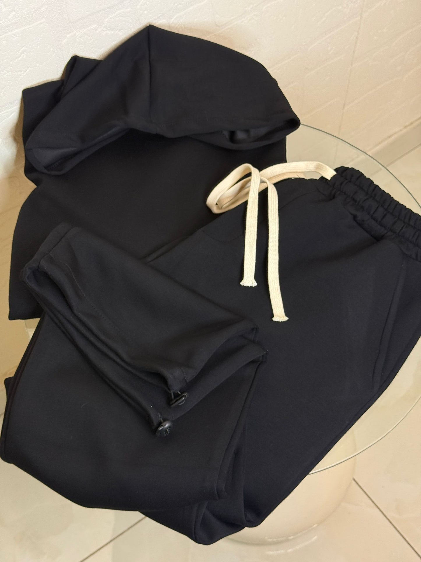 TUTA BASIC NERA